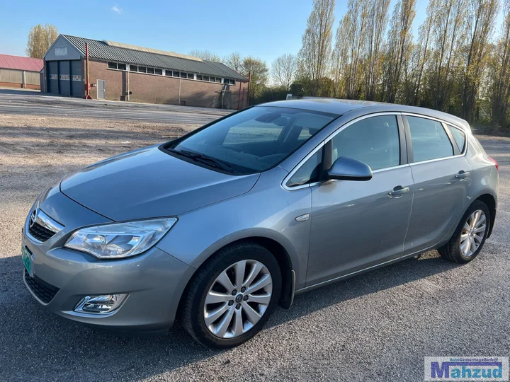 2011-opel-astra-j-16-a16xer-z179-grijs-demontage-hatchback — foto 3