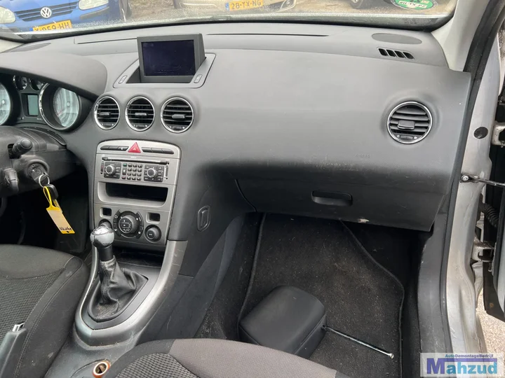 peugeot-308-1-16-16v-eps-zilver-ezrc-demontage-sloop-onderdelen — foto 13