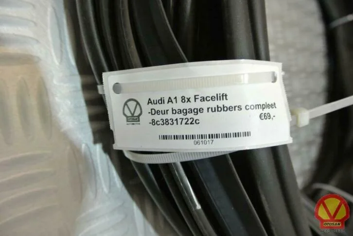 audi-a1-8x-facelift-3drs-deur-bagage-rubbers-compleet-8c3831 — foto 2