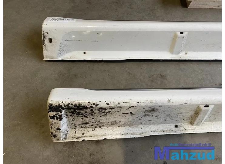 mitsubishi-outlander-phev-wit-links-rechts-sideskirt-zijskirt-2015