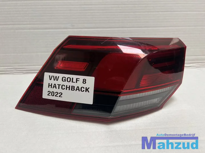 vw-golf-8-hatchback-links-buiten-achterlicht-2019 — foto 2