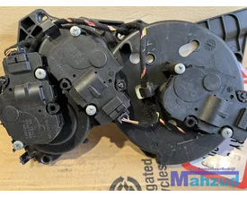 land-rover-discovery-5-l462-kachelklep-stelmotor-2017 — foto 2