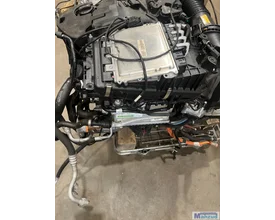 mercedes-c-klasse-w206-c300e-20-hybrid-motor-254920 — foto 7