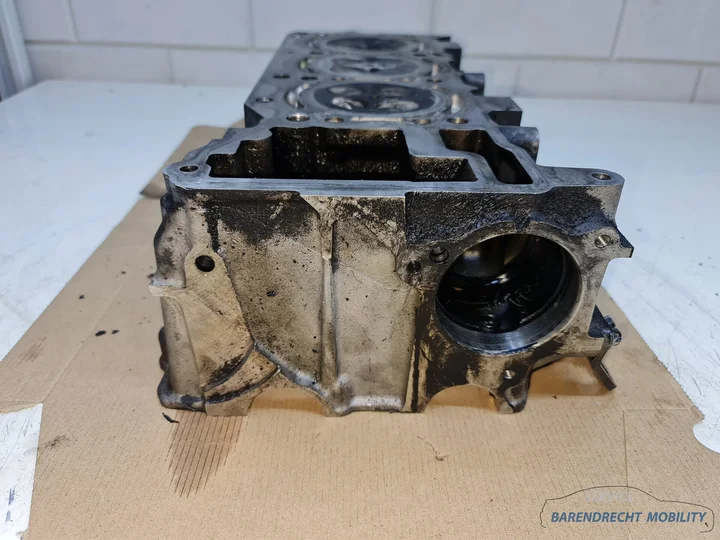om642-642-mercedes-chrysler-jeep-dodge-pierburg-cilinderkop-links-r6420160901-kapot-origineel-gebruikt-2005-2006-2007-2008-2009-2010-2011-2012-2013-2014-barendrecht-mobility-service — foto 11