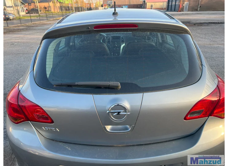 Hayon arrière gris Z179 pour Opel Astra J (2009-2015)