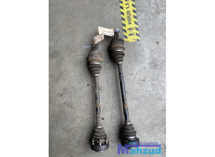 BMW 1 SERIE E81 E87 118D Aandrijfas links rechts