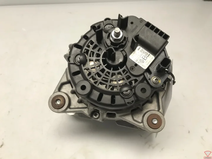 renault-megane-2018-nissan-dynamo-150a-231004be0b — foto 3