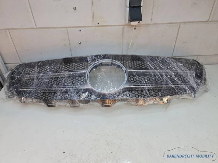 radiateurgrille-mercedes-e-klasse-w213-a2138880223-grill-zwart-chroom-zilver-origineel-gebruikt-2017-2023 — foto 22