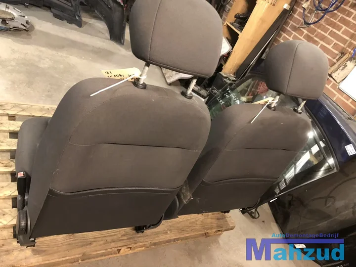 ford-focus-voorstoelen-bestuurderstoel-bijrijderstoel-stoel — foto 3