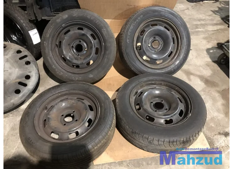 PEUGEOT 207 citroen Stalen velgen 15 inch 4x108