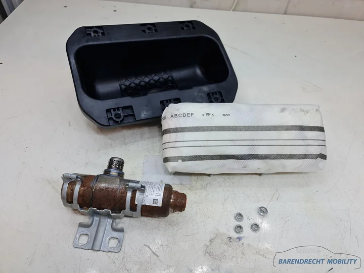 ford-focus-iii-mk3-dashboard-airbag-passagiersairbag-passagier-rechts-r-rhd-617457600b — foto 3