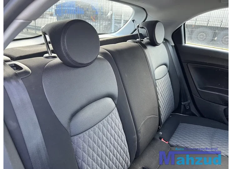 FIAT 500X zwart half leer interieur stoelen bank 2014+