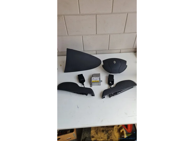 Renault Twingo II 2 Airbag Set Airbag Set Lenkrad Armaturenbrett Gurtstraffer 2008 / 2012