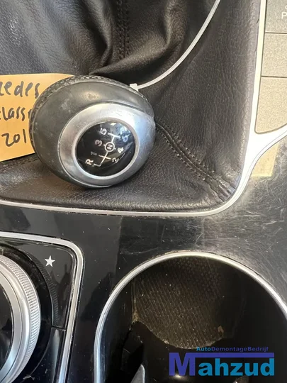 mercedes-cklasse-w205-bekerhouder-middenconsole-20132021 — foto 2