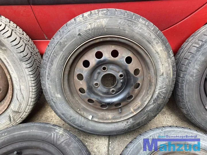 ford-ka-stalen-velgen-banden-165-65-13-inch-4x108-reserve — foto 4