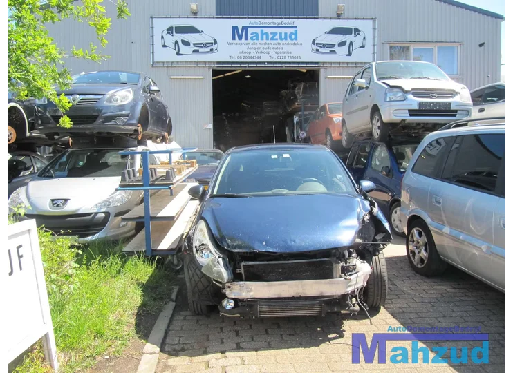 Corsa D 3 deurs compleet zwart interieur