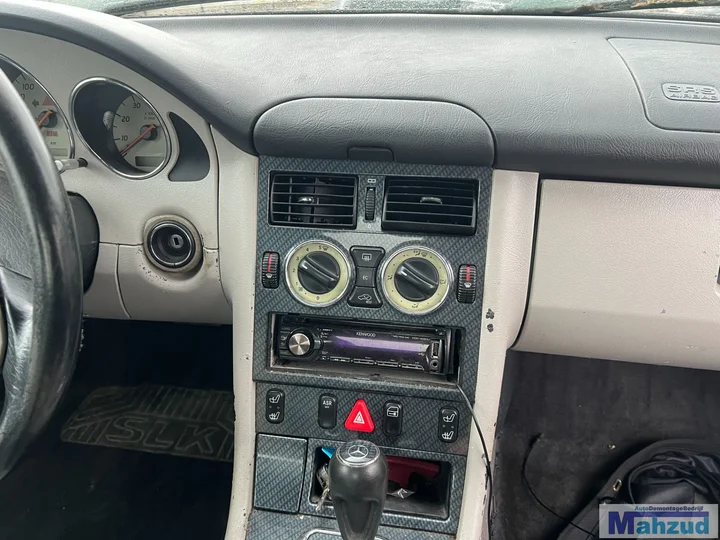 slk-r170-dashboard-delen-beige-kap-afdekkap-handschoenenkast — foto 10