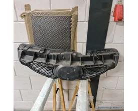 bumpergrille-toyota-aygo-i-2005-2009-gebruikt-origineel-bovenste