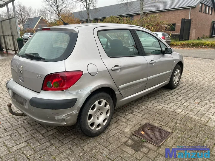 peugeot-307-16-16v-nfu-eza-onderdelen-demontage — foto 6