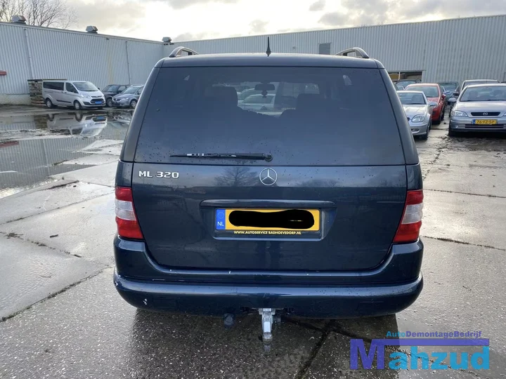 2000-mercedes-mklasse-ml-w163-32-v6-4x4-112942-189-groen-onderdelen — foto 6