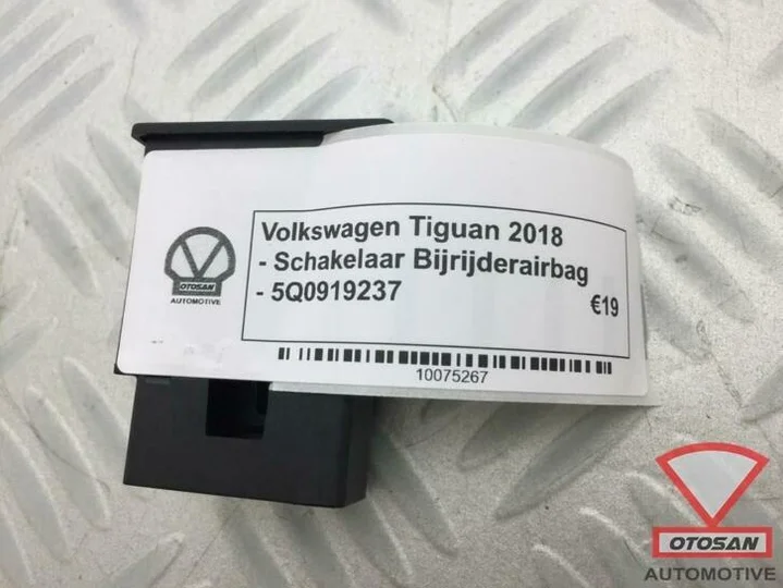 vw-tiguan-5na-2018-airbag-slot-bijrijdersairbag-5q0919237 — foto 2
