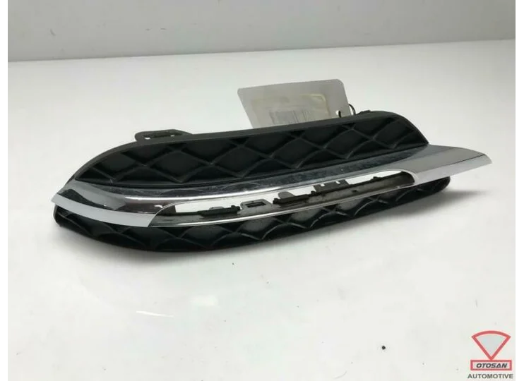 Mercedes C Klasse W204 Voorbumper Rooster Rechts A2048803324