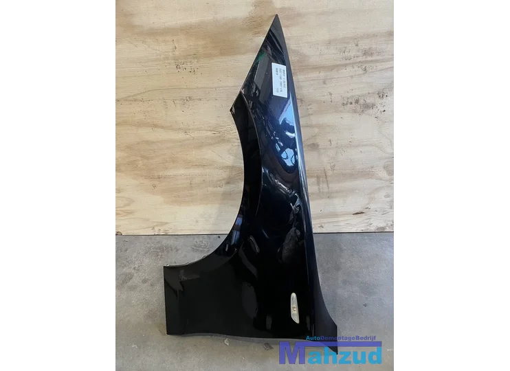 BMW 1 SERIE E87 zwart 668/9 links voorscherm 2003-2010