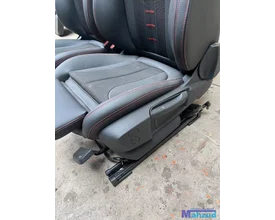 bmw-1-serie-f40-sport-interieur-zwart-leer-2019 — foto 9