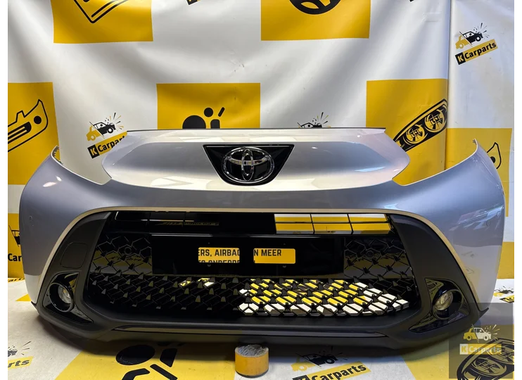 ToyotaAygoxVoorbumperorigineelCompleet52119-OH190 pdc nieuw