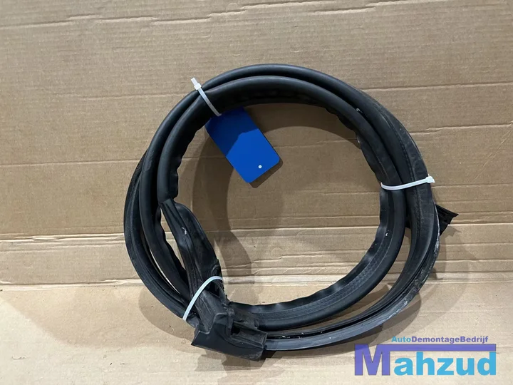 mercedes-slk-r171-achterklep-rubber-20052011 — foto 2
