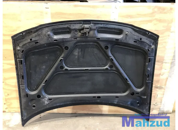 audi-a3-8l1-zwart-lz5l-motorkap