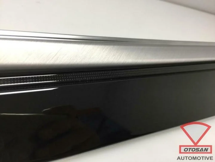 vw-touareg-2018-deurlijst-led-recht-voor-760868968-761947226 — foto 2