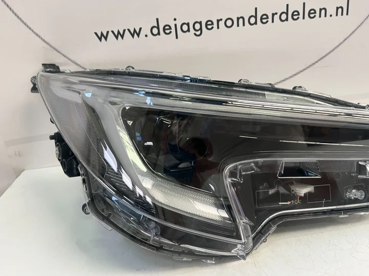 toyota-corolla-e21-led-koplamp-rechts-8111002x10 — foto 3
