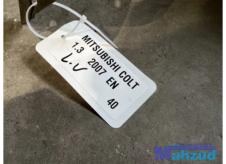 mitsubishi-colt-6-links-voor-modderkuip-20022012