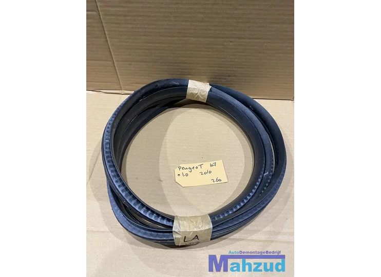 PEUGEOT 107 Links achter deurrubber 2005-2014