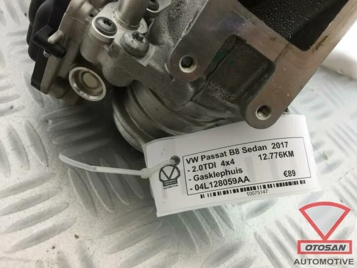 vw-passat-b8-2017-2.0tdi-gasklephuis-04l128059aa — foto 2