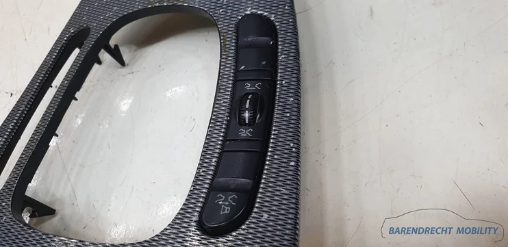 middenconsole-w209-clk-mercedes-pook-afdekkap-a2032674810-distronic-origineel-gebruikt-2001-2008 — foto 9