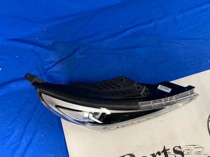 hyundai-i30-koplamp-rechts-lamp-led-92102g4020 — foto 3