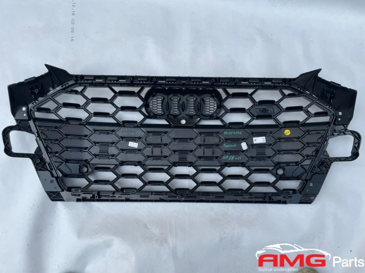 audi-a4-s4-b9-8w-zwart-grill-logo-origineel-8w0853651-dm — foto 6