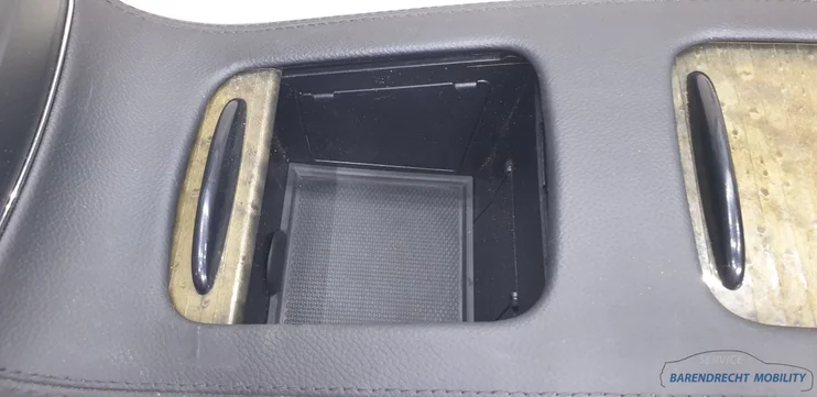 middenconsole-achterzijde-opbergvak-cls-w219-mercedes-2198600030-origineel-gebruikt-2004-2011 — foto 13