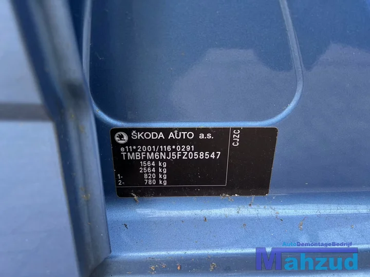 skoda-fabia-3-12-tsi-blauw-lq5x-cjzc-ped-onderdelen-sloop — foto 22
