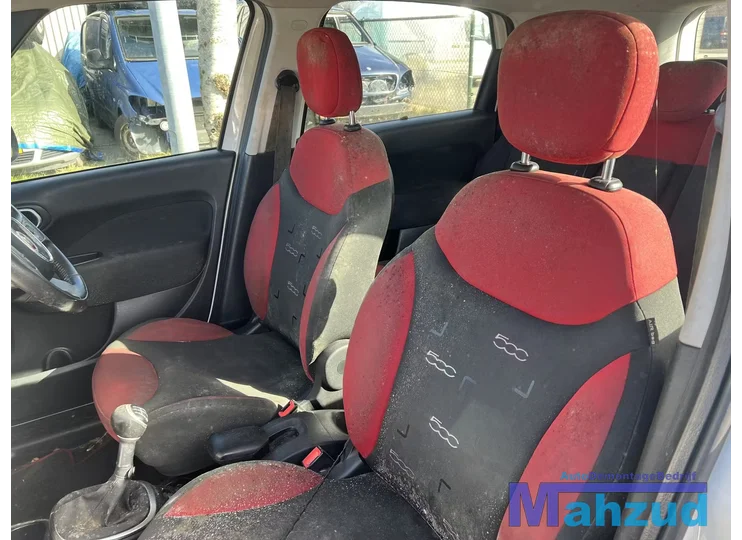 fiat-500l-wit-rood-zwart-interieur-2012