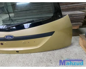 ford-focus-1-geel-s9-achterklep-19982004 — foto 5