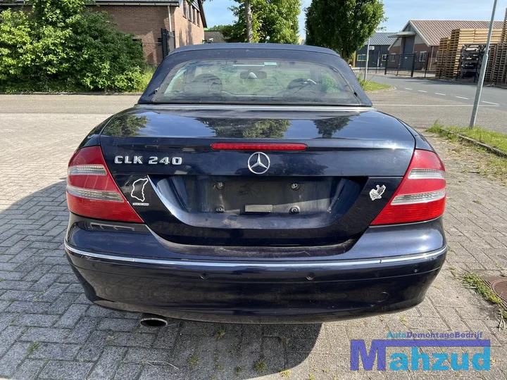 mercedes-clk-w209-cabrio-blauw-onderdelen-demontage — foto 7