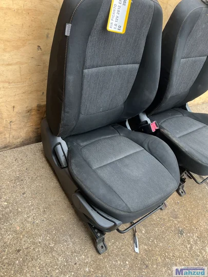 kia-picanto-2-zwart-interieur-3deurs-stoel-achterbank — foto 8