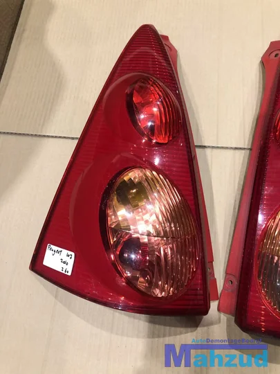peugeot-107-achterlicht-links-rechts-20052014 — foto 3