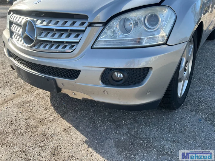 mercedes-ml-2-w164-grijs-c723-voorbumper-20052011 — foto 2