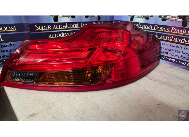 Opel Insignia Sports Tourer Rear light right 13226857