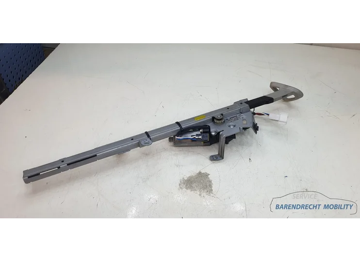 mercedes-w209-c209-clk-gordel-aangever-gordelaangever-links-voor-lv-a2038600182-origineel-nette-staat-gebruikt-bestuurderskant-2002-2003-2004-2005-2006-2007-2008-2009-barendrecht-mobility-service
