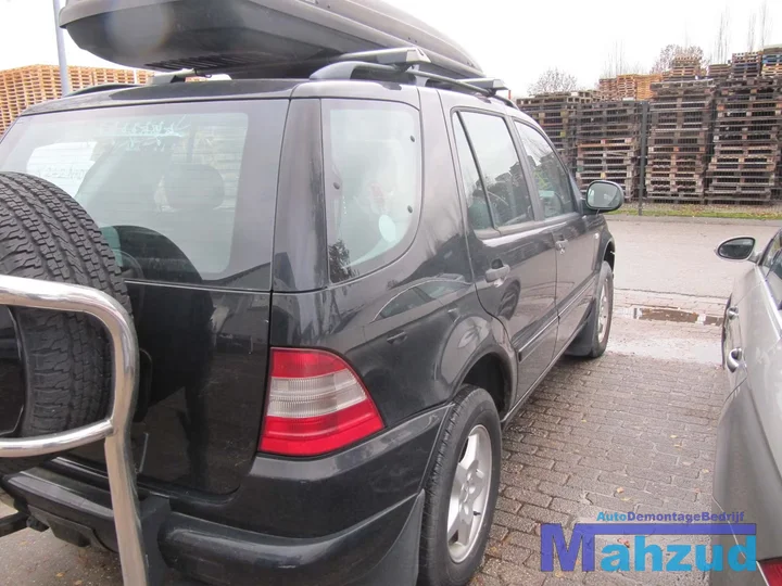 2001-mercedes-ml-320-w163-4x4-demontage-sloop-146 — foto 9